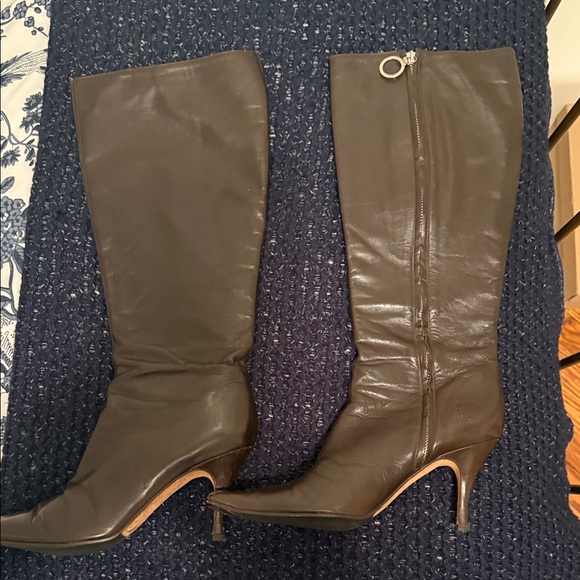 Elegant Brown Leather Knee-High Boots - Picture 2 of 4